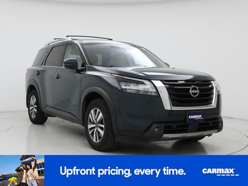 Green 2022 Nissan Pathfinder SL