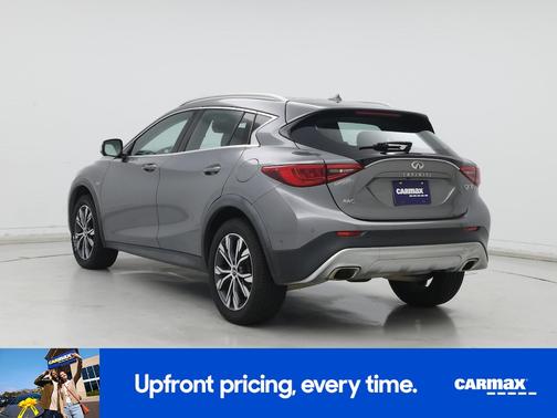 2017 INFINITI QX30 Premium