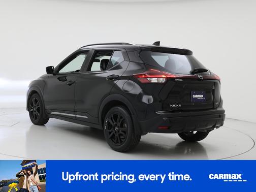 Black 2023 Nissan Kicks SR