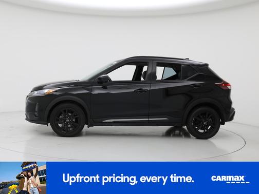 Black 2023 Nissan Kicks SR