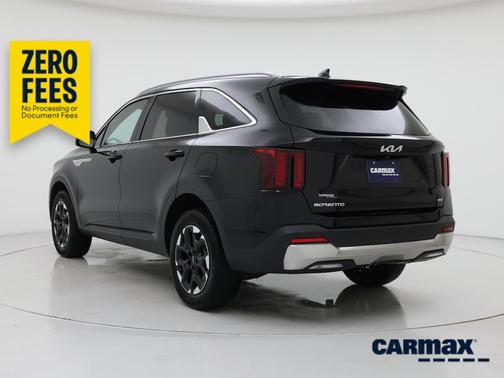 Black 2024 Kia Sorento S