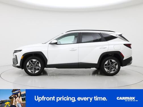 White 2025 Hyundai TUCSON SEL