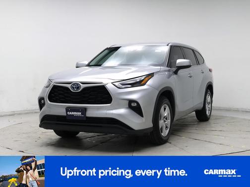 Silver 2022 Toyota Highlander Hybrid LE