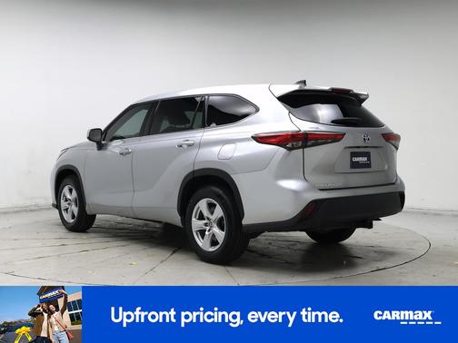 Silver 2022 Toyota Highlander Hybrid LE