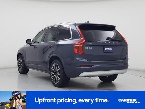 2022 Volvo XC90 T6 Momentum