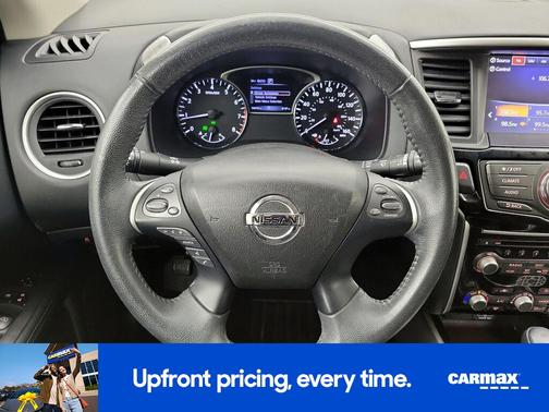 White 2018 Nissan Pathfinder SV