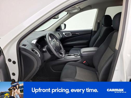 White 2018 Nissan Pathfinder SV