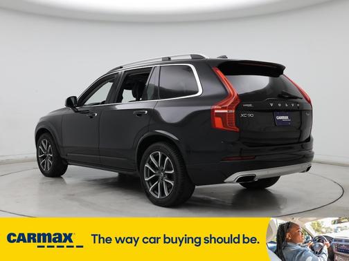 2016 Volvo XC90 T6 Momentum