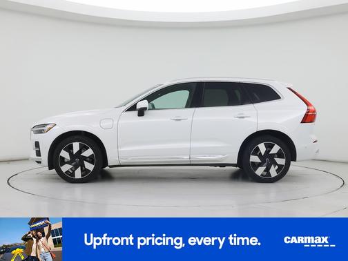 2023 Volvo XC60 Recharge Plug-In Hybrid T8 Plus Bright Theme