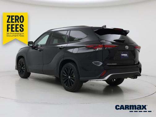 Black 2025 Toyota Highlander XSE