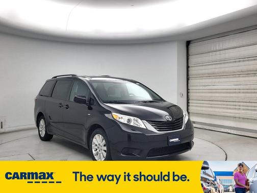 2016 Toyota Sienna LE