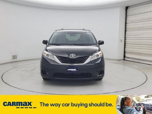 2016 Toyota Sienna LE