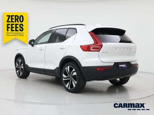 White 2025 Volvo XC40 B5 Plus Dark Theme