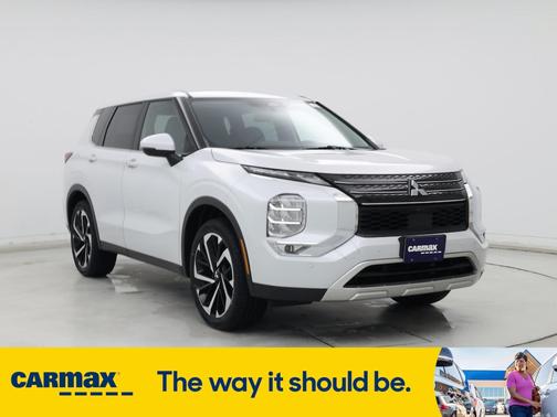 2023 Mitsubishi Outlander SE