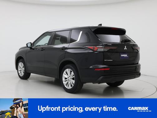 Black 2025 Mitsubishi Outlander ES