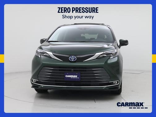 Green 2025 Toyota Sienna Platinum
