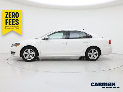 White 2015 Volkswagen Passat SE