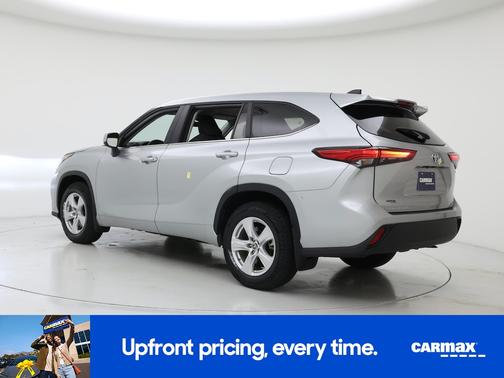 Silver 2023 Toyota Highlander Hybrid LE