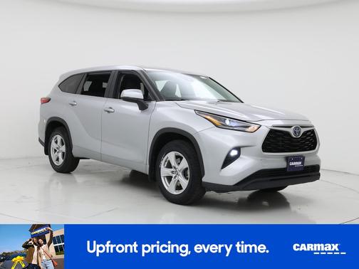 Silver 2023 Toyota Highlander Hybrid LE