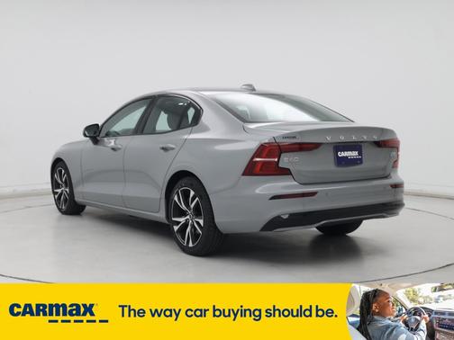 2024 Volvo S60 B5 Core Dark Theme