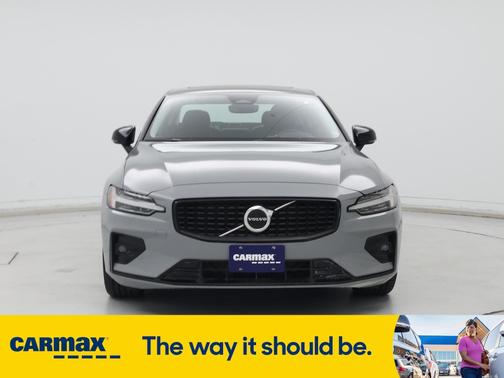 2024 Volvo S60 B5 Core Dark Theme