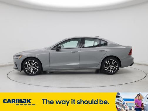 2024 Volvo S60 B5 Core Dark Theme