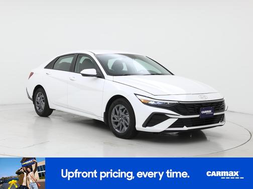 White 2024 Hyundai ELANTRA SEL