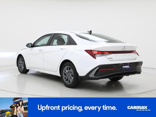 White 2024 Hyundai ELANTRA SEL