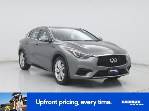 2017 INFINITI QX30 Luxury