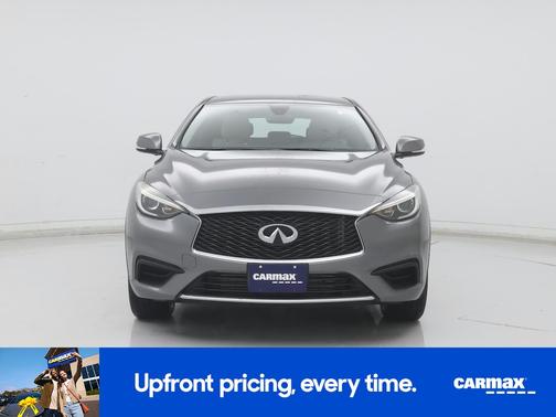 2017 INFINITI QX30 Luxury