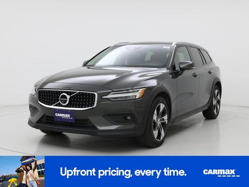 Gray 2022 Volvo V60 Cross Country T5