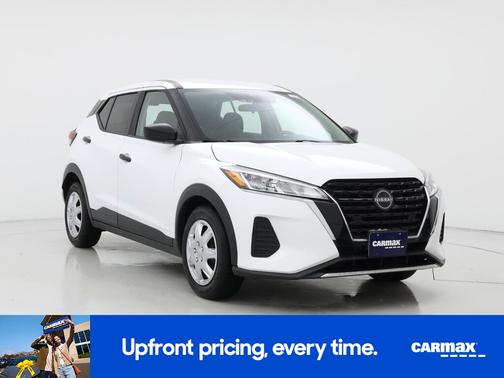 White 2022 Nissan Kicks S