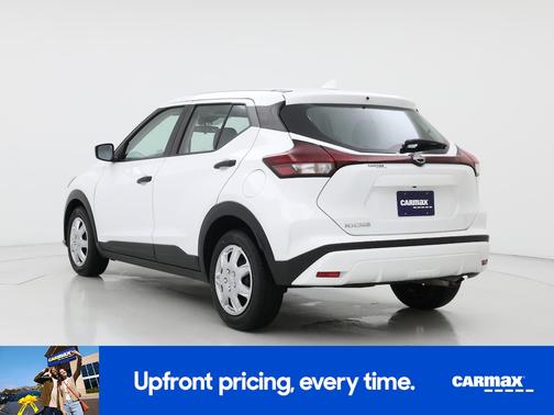 White 2022 Nissan Kicks S