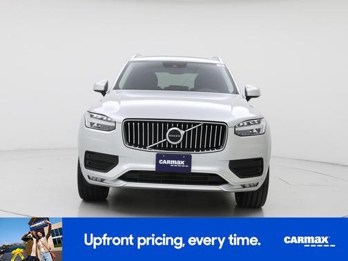 2022 Volvo XC90 T5 Momentum
