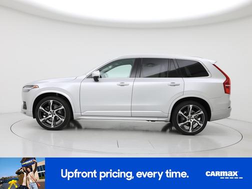 2022 Volvo XC90 T5 Momentum