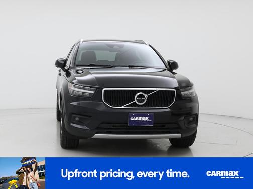 Black 2019 Volvo XC40 T5 Momentum