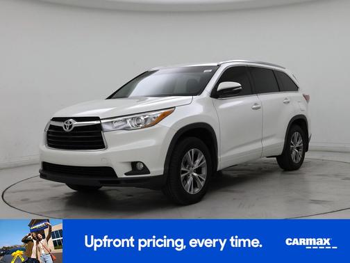 White 2015 Toyota Highlander XLE