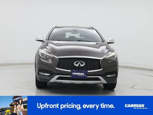 2017 INFINITI QX30 Premium