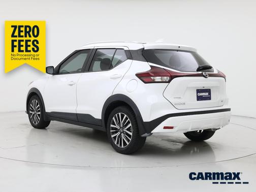 White 2021 Nissan Kicks SV