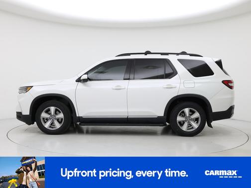 White 2025 Honda Pilot Touring