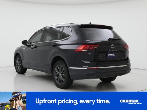 Black 2023 Volkswagen Tiguan SE