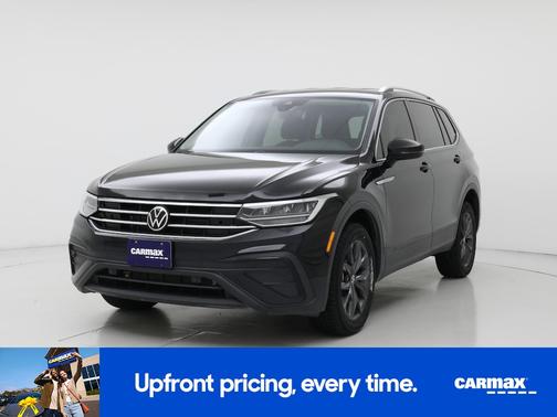 Black 2023 Volkswagen Tiguan SE