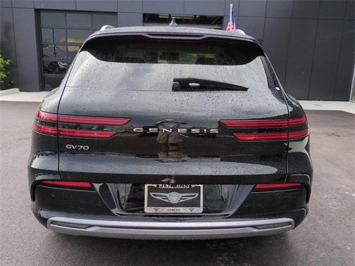 2023 Genesis Electrified GV70 Advanced