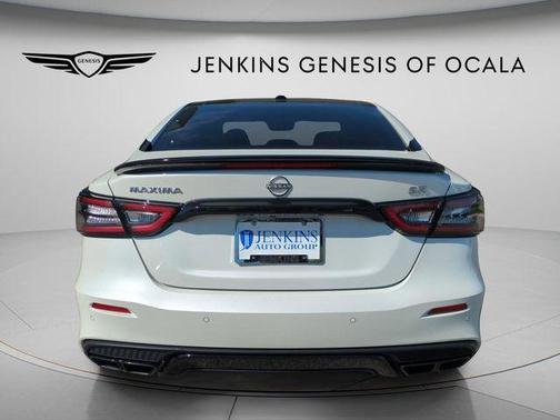 2023 Nissan Maxima SR