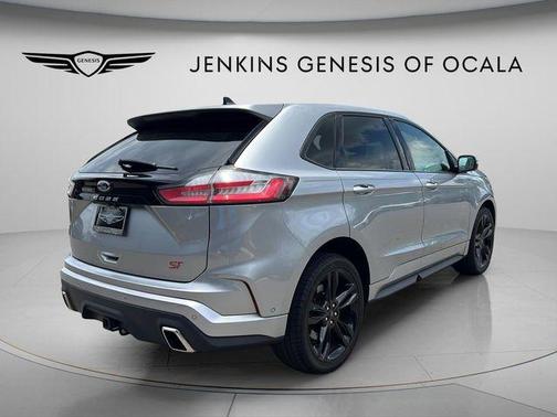 Silver Metallic 2022 Ford Edge ST