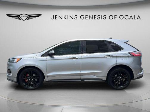 Silver Metallic 2022 Ford Edge ST