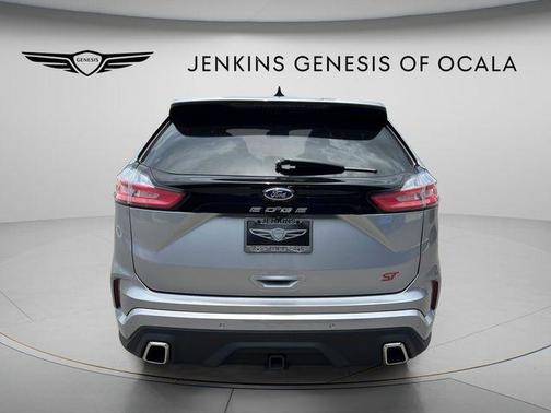 Silver Metallic 2022 Ford Edge ST