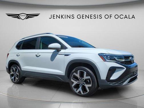 Pure White 2022 Volkswagen Taos 1.5T SEL