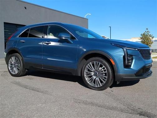2025 Cadillac XT4 Premium Luxury