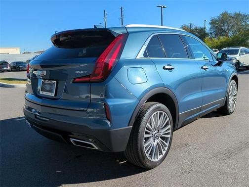 2025 Cadillac XT4 Premium Luxury